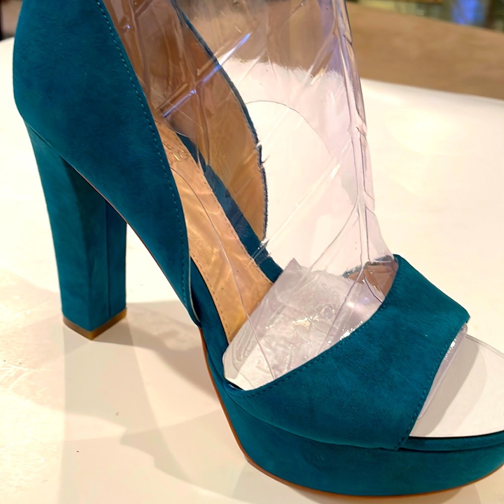Gorgeous teal suede platform with ankle strap Vince Camuto 5.5